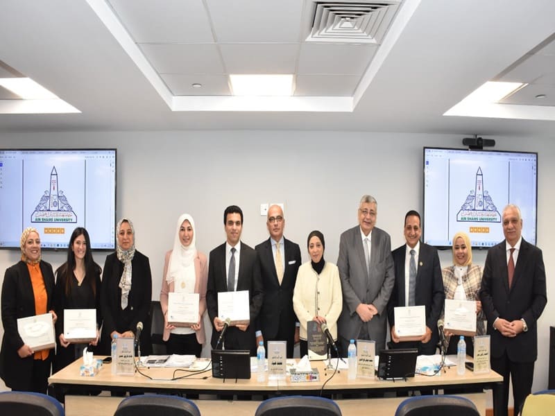 Ain Shams University Council honors the work team of the Egyptian Center for the International Institute for Distance Education for winning the Leadership Award in the Digitization of Higher Education