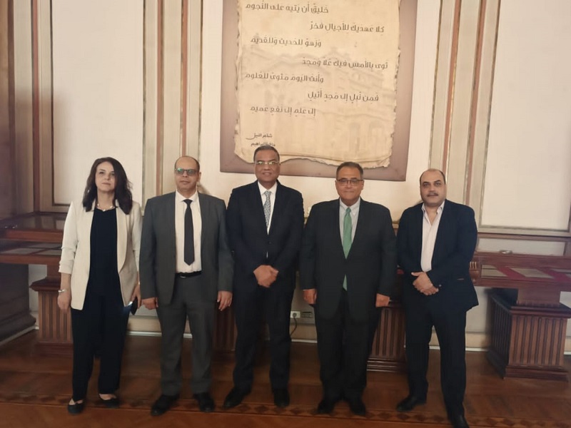 The Vice President of Ain Shams University for Education and Students receives the editors-in-chief of a number of Egyptian newspapers