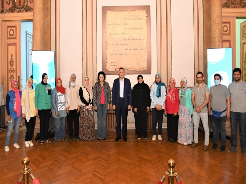 The Quality Assurance and Accreditation Center at the University presents bouquets of flowers to Prof. Mahmoud El-Meteini in appreciation of his excellency's efforts