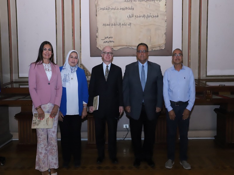 Vice President of Ain Shams University for Education and Students receives the Ambassador of Portugal and the Cultural Attache