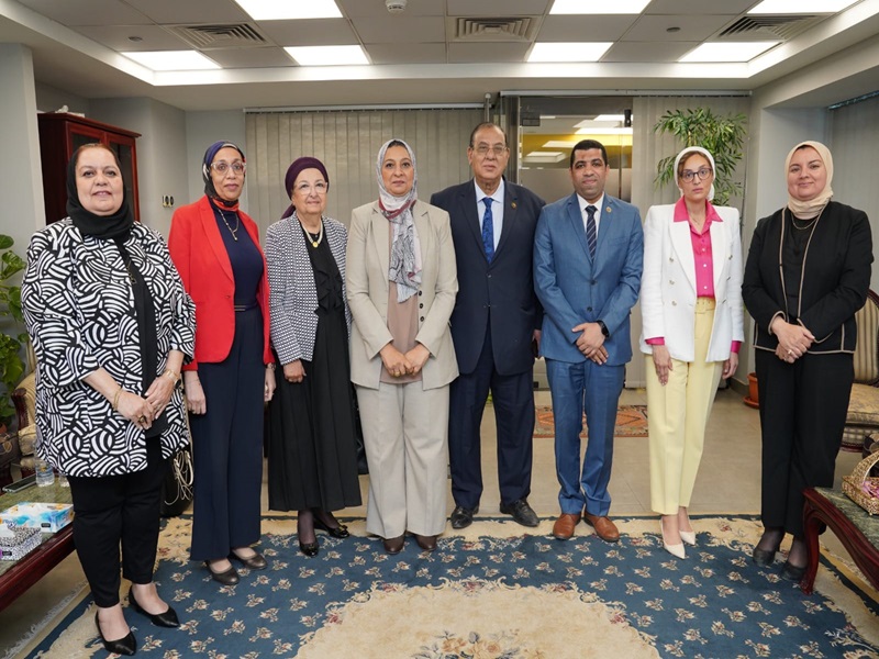 The President of the General Union of Institutions and Non-Governmental Organizations on a visit to Ain Shams University