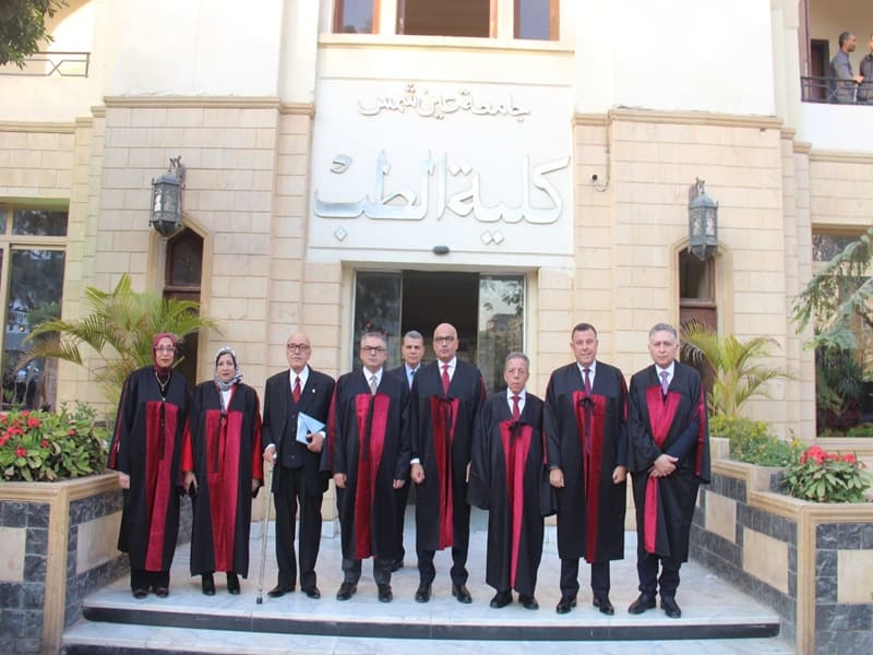 رئيس جامعة عين شمس يشهد حفلة تخرج دفعة 2022 بطب عين شمس
