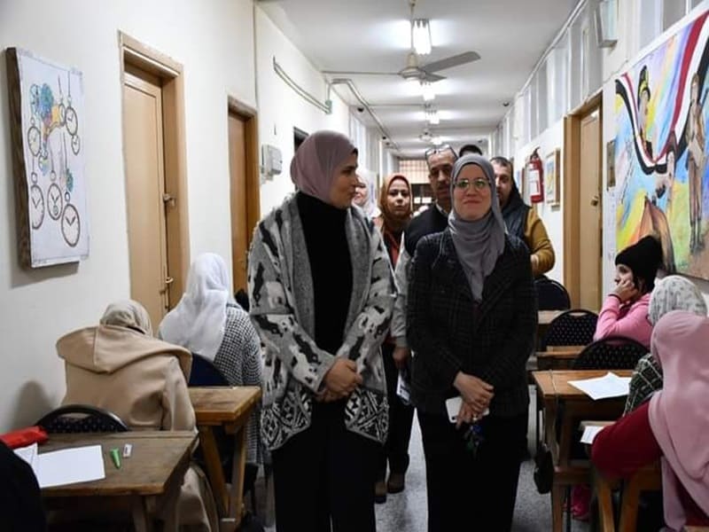 The Dean and Vice Dean of the Faculty of Girls inspect the progress of the faculty's first semester exams