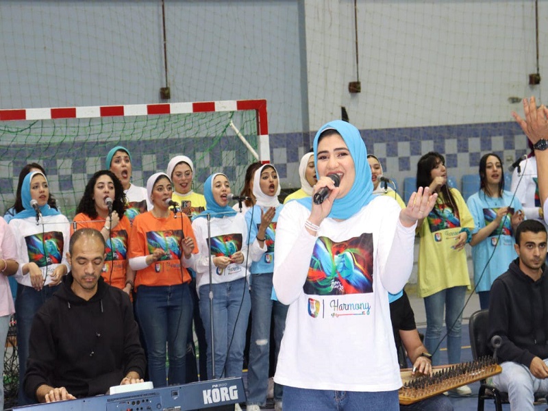 بفقرات مبهجة... كورال هارموني عربي يشارك في مهرجان الأنشطة الطلابية