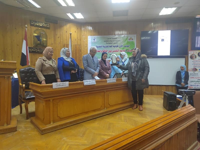 The Community Service and Environmental Development Affairs Sector at Ain Shams University organizes several awareness campaigns in ten educational administrations in Cairo.