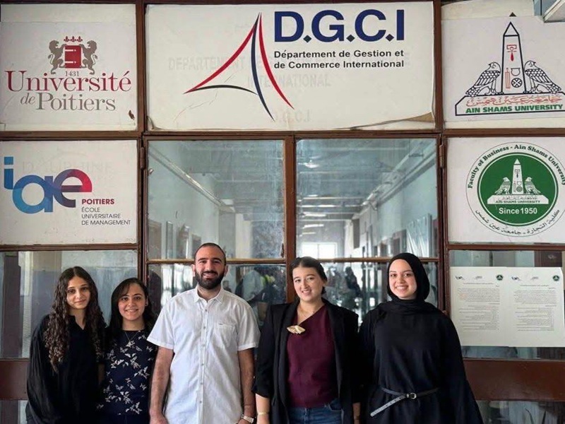 فوز خمسة طلاب من الفرقة الرابعة بكلية التجارة بجامعة عين شمس بمنحة التميز الفرنسية المرموقة