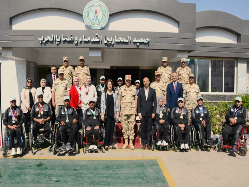 وفد جامعة عين شمس في زيارة لجمعية المحاربين القدماء وضحايا الحرب