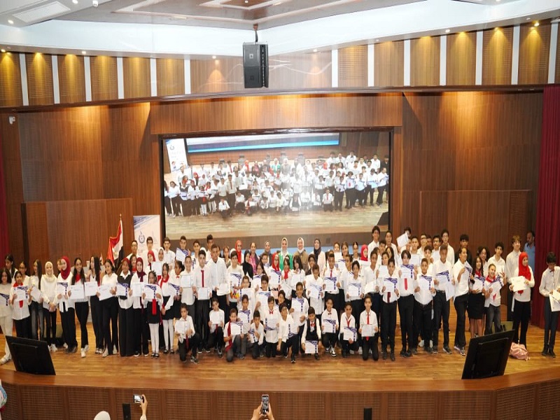 The Vice President of Ain Shams University for Postgraduate Studies and Research attends the closing ceremony of the 7th and 8th phases of the "Child University" program