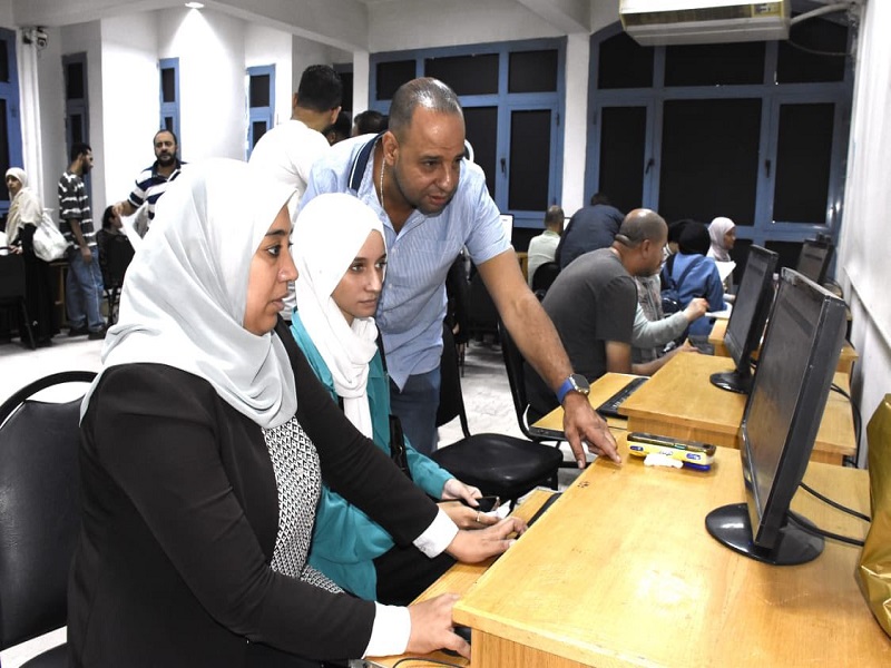 معامل جامعة عين شمس تستقبل طلاب المرحلة الثالثة للتنسيق للعام الجامعي الجديد