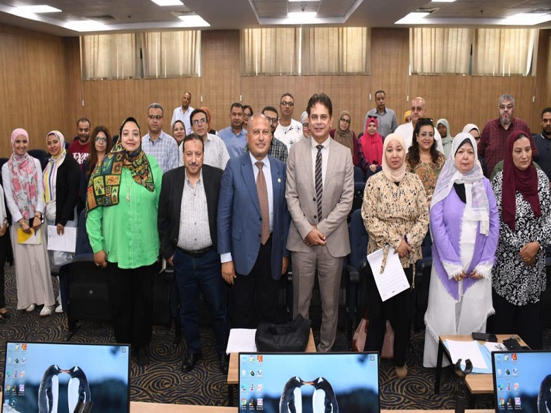 The Awards Office at Ain Shams University Organizes a Training Session for the Administrative Sector in University Faculties to Support the Awards System and Its Requirements