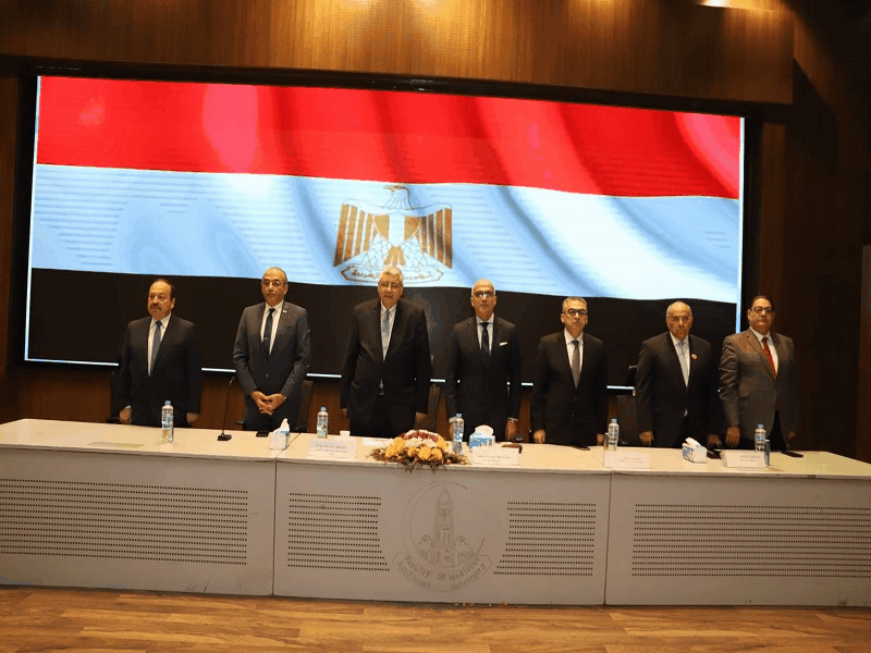 بحضور مستشار رئيس الجمهورية للصحة والوقاية ورئيس جامعة عين شمس… الاحتفال باليوم السنوي الأول قسم الباطنة العامة بكلية الطب