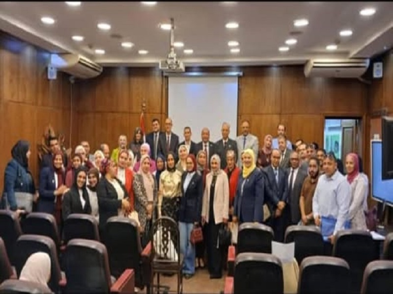 انعقاد فعاليات اليوم الثاني من السيمنار العلمي الأول المشترك للآثار الإسلامية بين جامعتي عين شمس والقاهرة بعنوان رؤى جديدة في الفنون والعمارة الإسلامية