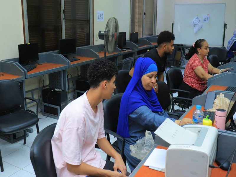 معامل التنسيق الإلكتروني بجامعة عين شمس تستقبل 620 طالب وطالبة في ثانى أيام المرحلة الثانية لتنسيق القبول بالجامعات 2026/2027