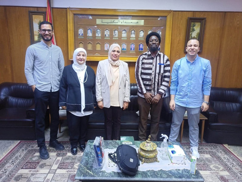 كلية الألسن تبحث مع جامعة دار السلام التنزانية آفاق التعاون الأكاديمي والثقافي وتعزيز تعليم اللغة السواحيلية