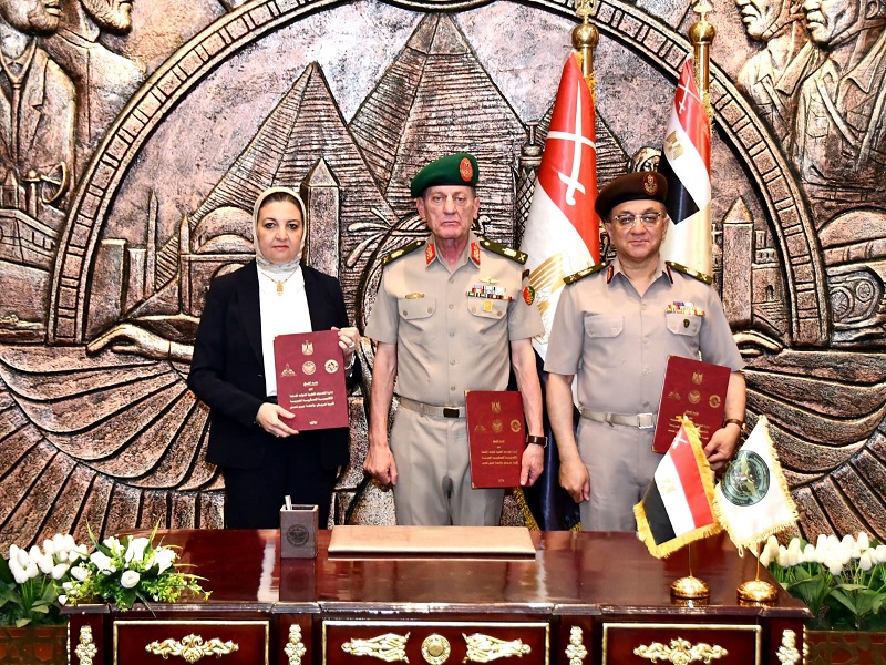 The Vice President of the University for Graduate Studies and Research Signs a Cooperation Protocol with the Egyptian Military Academy and the Medical Services Department