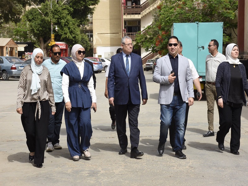 نائب رئيس الجامعة للتعليم والطلاب يتفقد امتحانات الفصل الدراسي الثاني بكلية البنات ويشيد بحسن التنظيم والخدمات المقدمة للطالبات