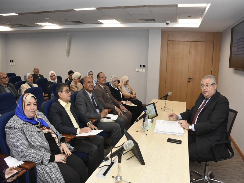 مجلس التعليم والطلاب يستعرض استعدادات امتحانات الفصل الدراسي الثاني ويشدد على ضوابط نشر المقررات الإلكترونية