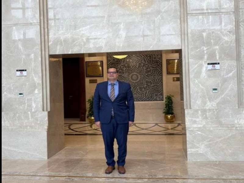 عميد كلية الحقوق يشارك في جلسات استماع برلمانية لإعداد تشريع ينظم استخدام الأطفال لتطبيقات التواصل الاجتماعي