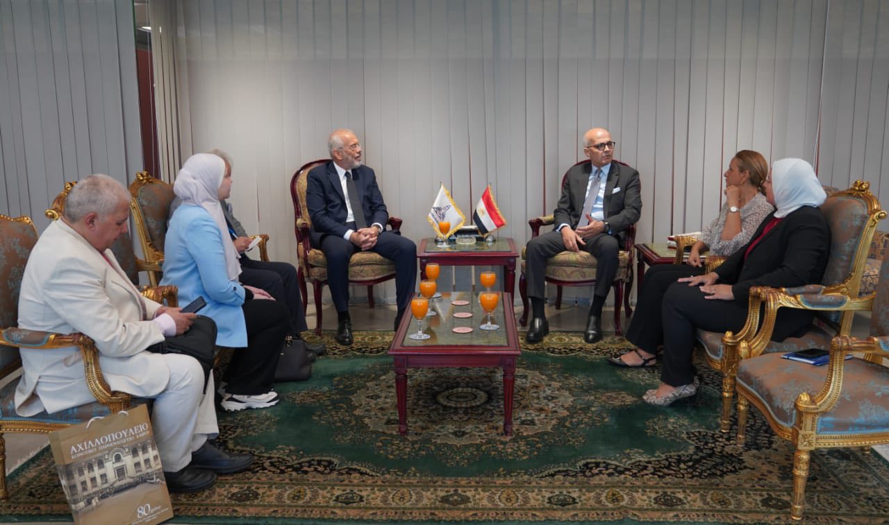 تعاون دولى