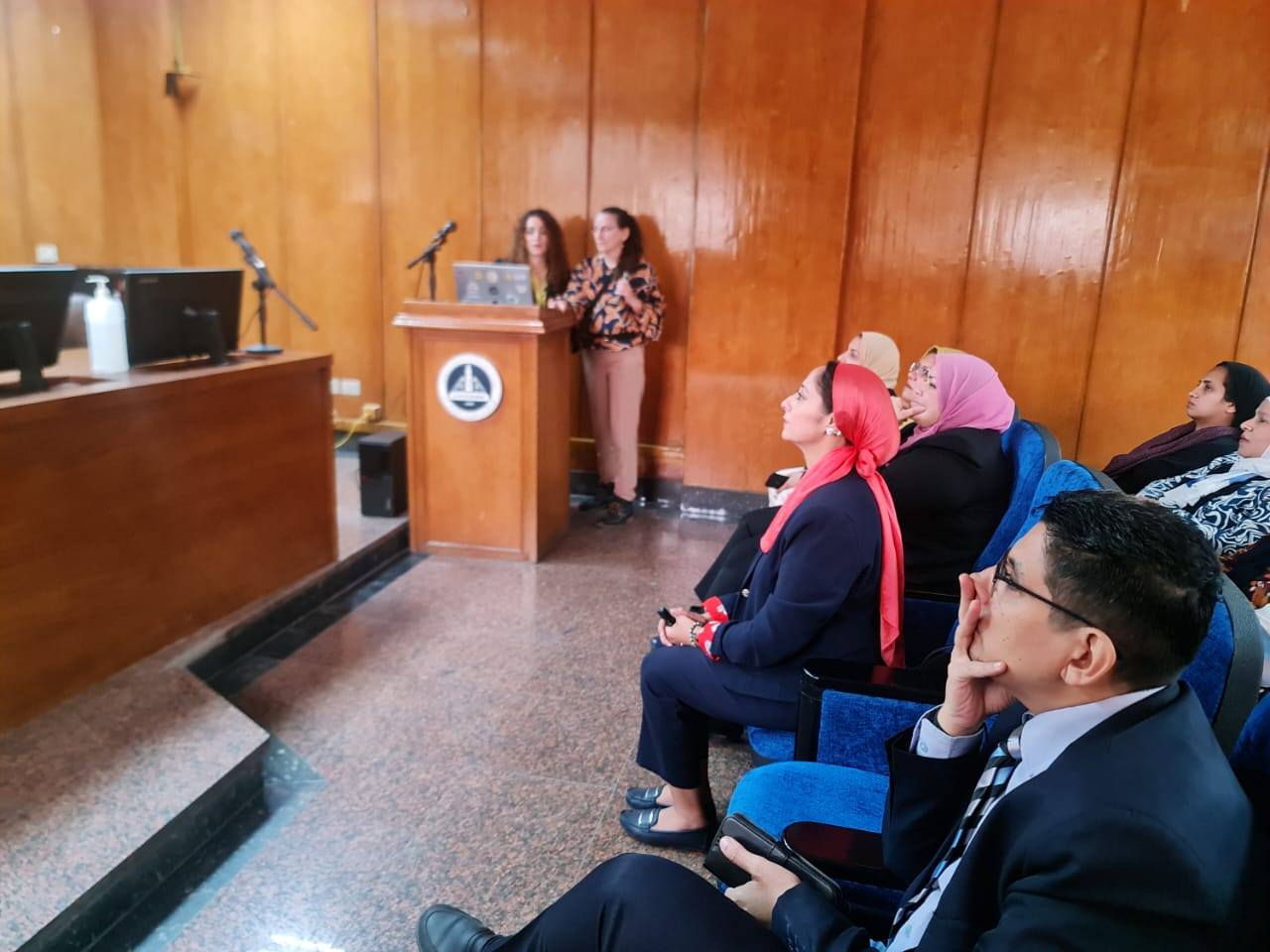 العلاقات الدوليه 