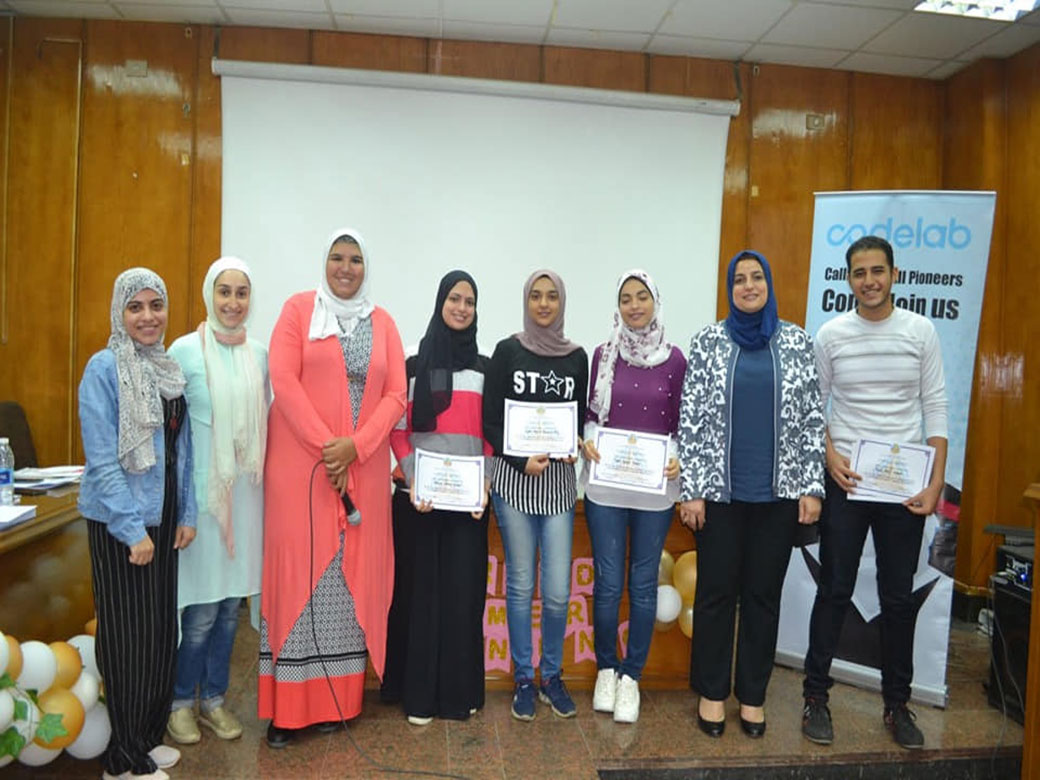 Honoring the best mobile applications projects at the Faculty of Computer and Information Sciences