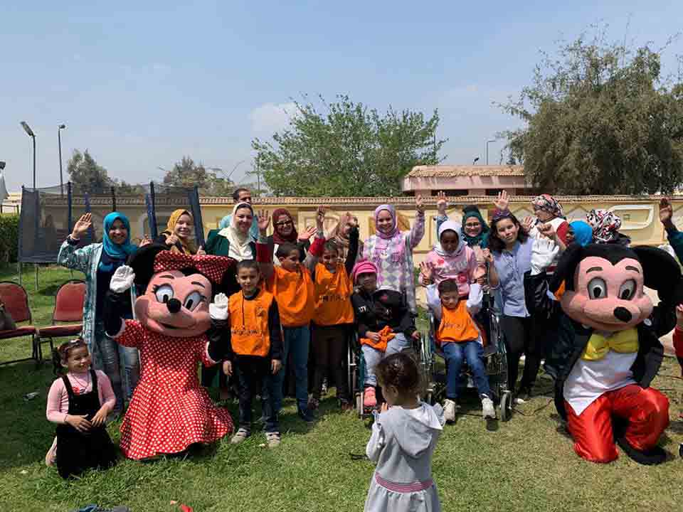 احتفال كلية صيدلة عين شمس بيوم اليتيم