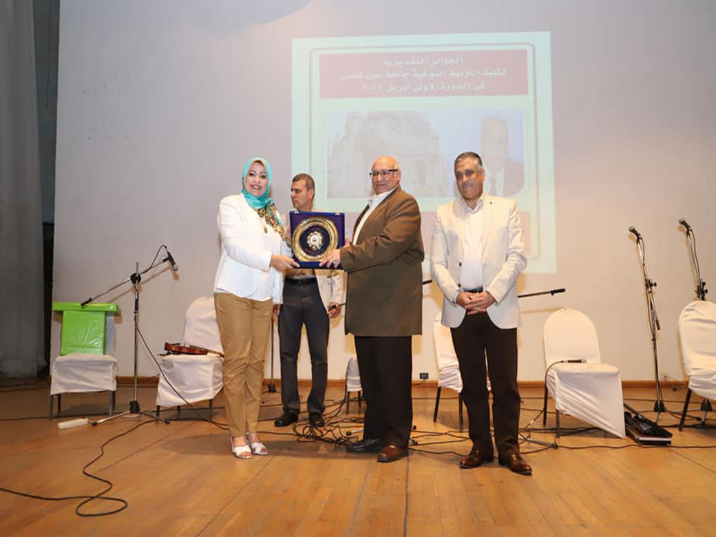The University President praises the efforts of the Faculty of Specific Education