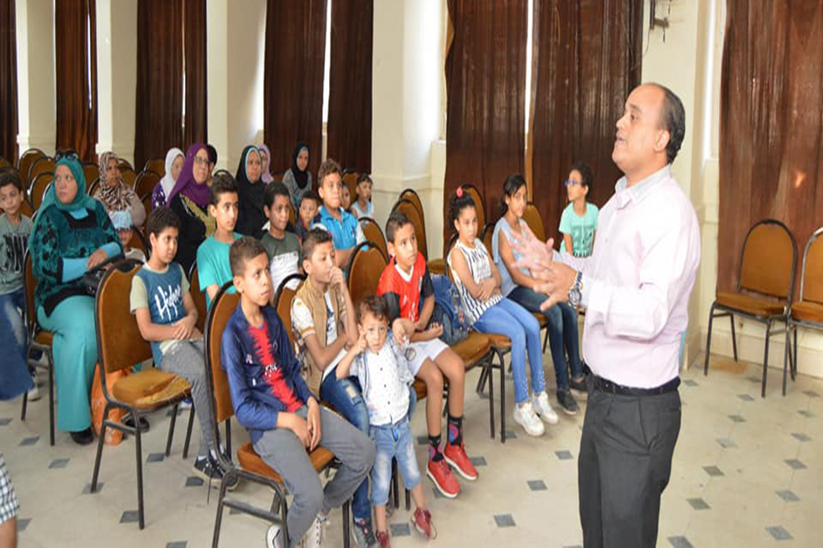 Ain Shams University organizes a seminar to raise awareness of the dangers of the Internet at the Waili Youth Center