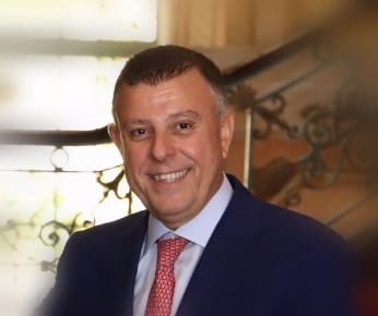 رئيس جامعة عين شمس يهنئ السادة الحاصلين على جوائز الدولة