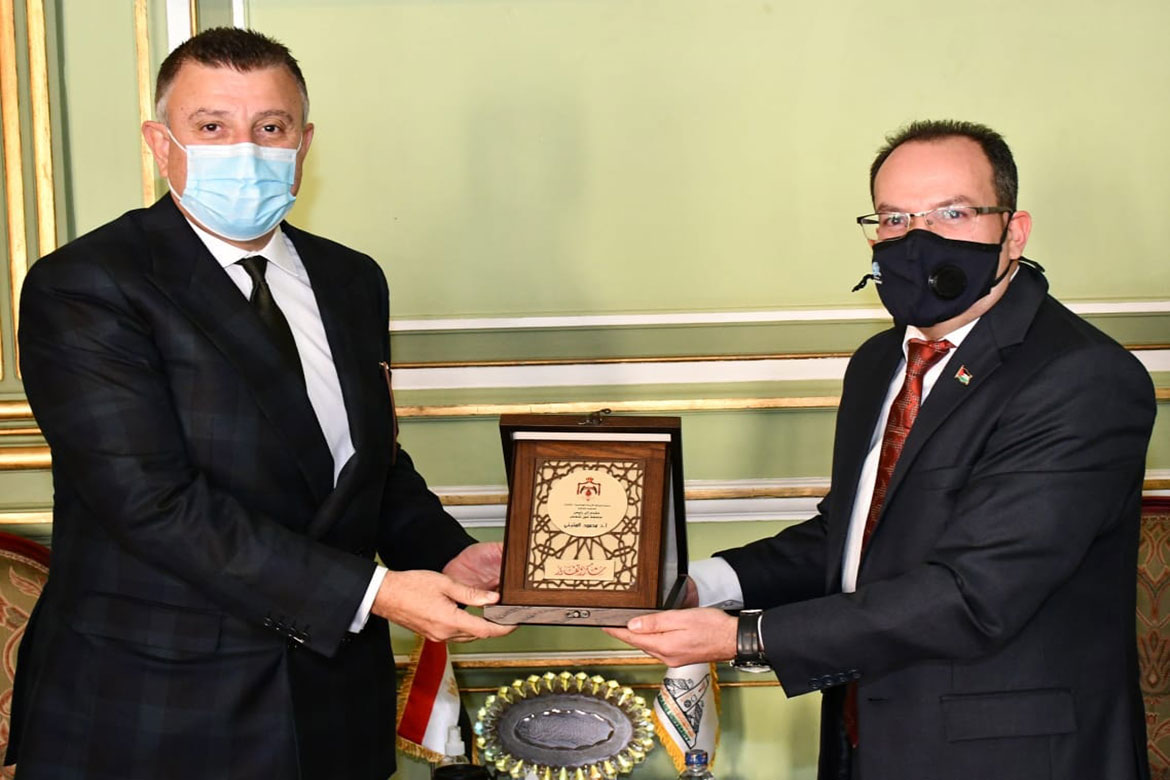 أ.د. محمود المتينى يستقبل المستشار الثقافي الأردني للاطمئنان على أوضاع الطلاب الأردنيين بالجامعة