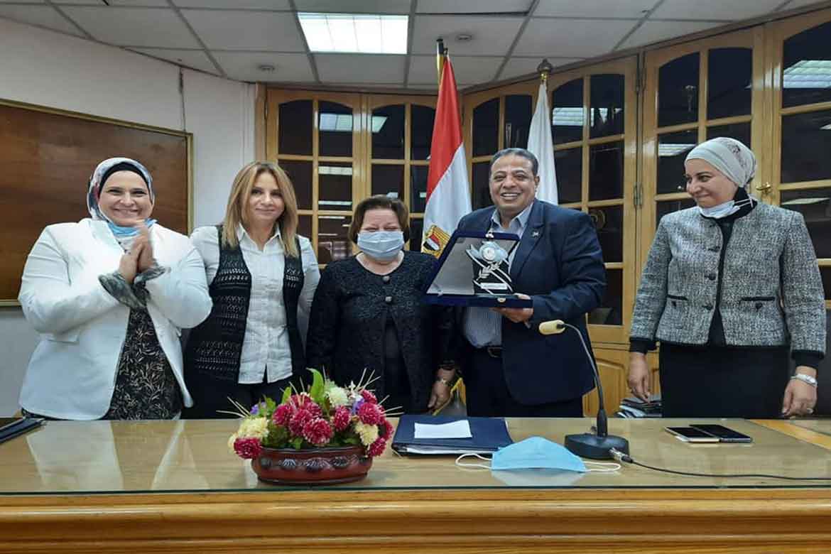 The Dean of the Faculty of Arts honors a number of faculty members for obtaining state and university awards