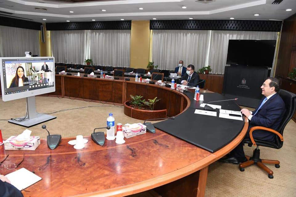 توقيع اتفاقيات بين جامعة عين شمس وشركة شلمبرجير العالمية لتأهيل طلاب كليتى الهندسة والعلوم