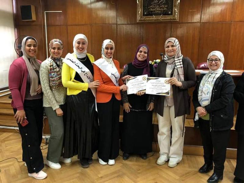 حفل تكريم طالبات مسابقة الإبداع في البحث العلمي ..ببنات عين شمس