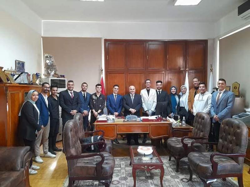 عميد حقوق عين شمس يستقبل اتحاد طلاب الكلية