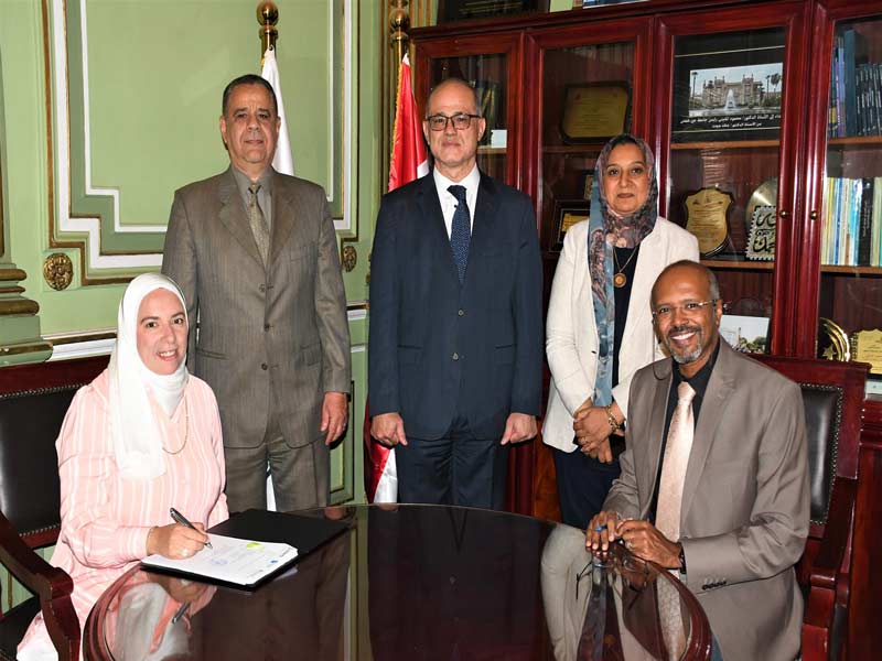 The USAID-funded Center of Excellence for Water signs scientific research contracts with Ain Shams University