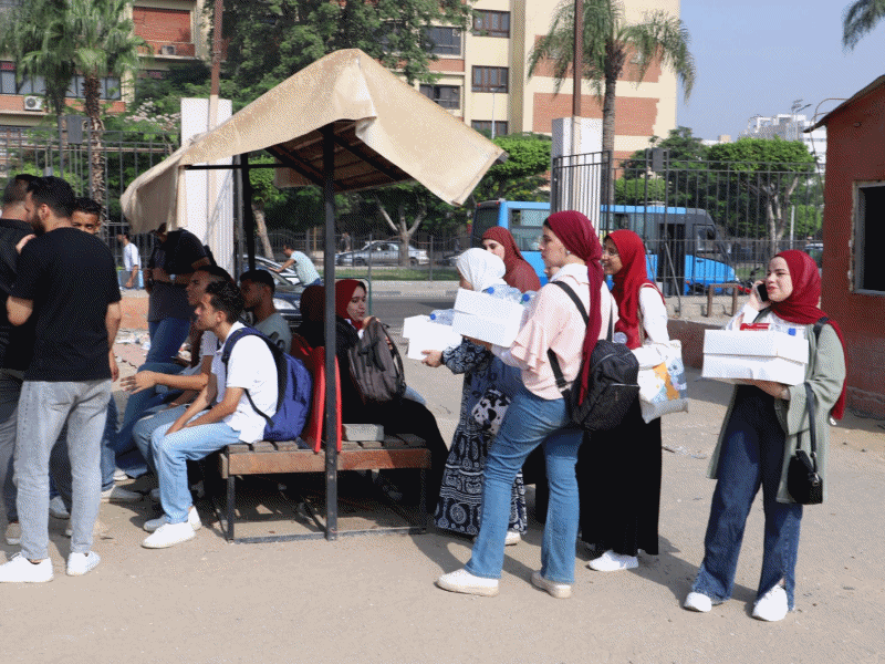 انطلاق وفد جامعة عين شمس المشارك في لقاء رئيس الجمهورية في مدينة الإسماعيلية