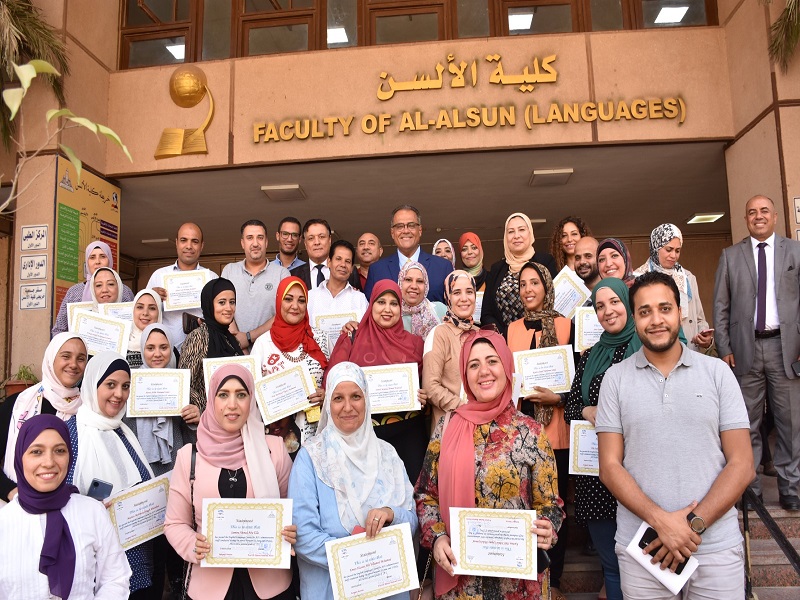 د. عبد الفتاح سعود نائب رئيس الجامعة يشهد ختام المرحلة الثالثة من خطة حوكمة الجهاز الإداري بقطاع التعليم والطلاب المركزي بالجامعة