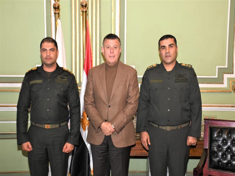 The President of Ain Shams University honors Colonel Ahmed Negm, Director of the Military Education Department, praising his efforts to raise the spirit of loyalty and belonging among students