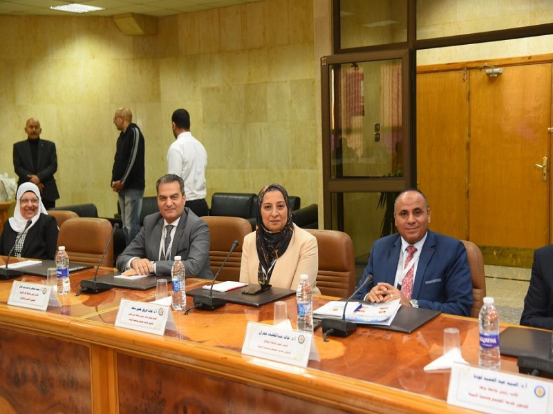 نائب رئيس الجامعة لشئون المجتمع وتنمية البيئة تستعرض جهود القطاع في مجال التنمية المستدامة