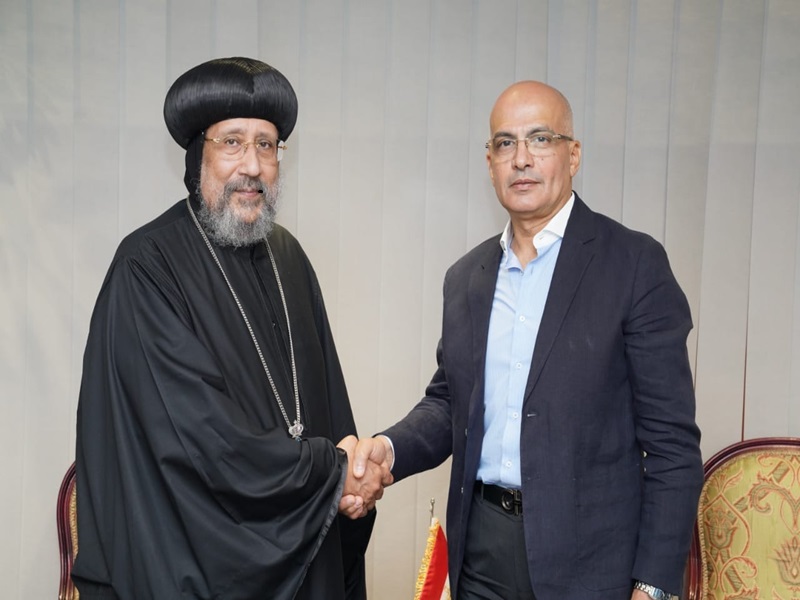 رئيس جامعة عين شمس يستقبل نيافة الأنبا إرميا الأسقف العام رئيس المركز الثقافي القبطي الأرثوذكسي