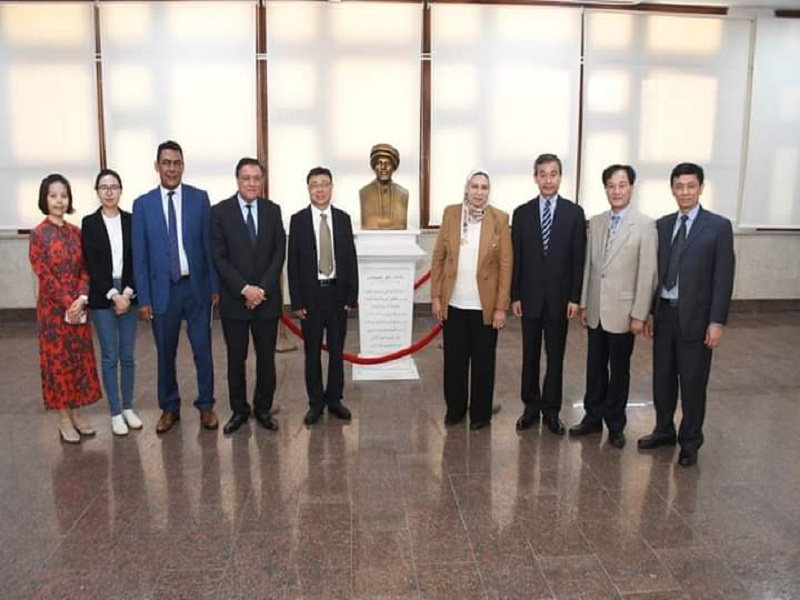 كلية الألسن بجامعة عين شمس تستقبل وفداً من الرابطة الكونفوشيوسية الدولية وجامعة الدراسات الأجنبية ببكين