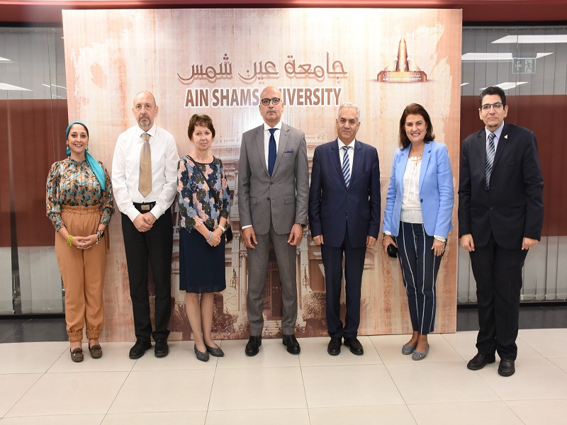 رئيس جامعة عين شمس يستقبل وفدًا من جامعة بريمورسكا بسلوفينيا لبحث سبل التعاون المشترك