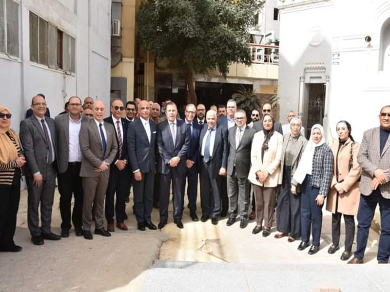 رئيس جامعة عين شمس يفتتح عددًا من مشروعات التطوير بمستشفيات الجامعة