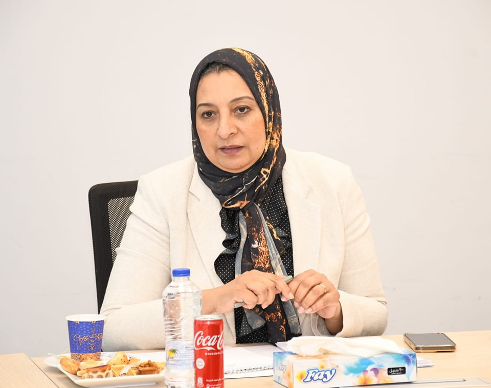 نائب رئيس جامعة عين شمس تتابع  أداء النشر الدولي ومكتب رعاية المبعوثين وتصنيف الجامعة عالميًاً