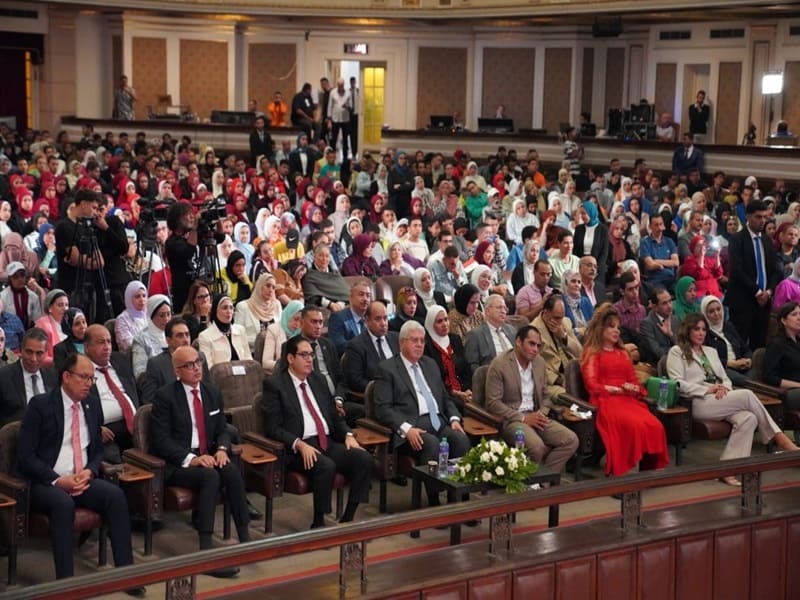 رئيس جامعة عين شمس يقود وفد الجامعة في مبادرة تمكين في رحاب جامعة القاهرة