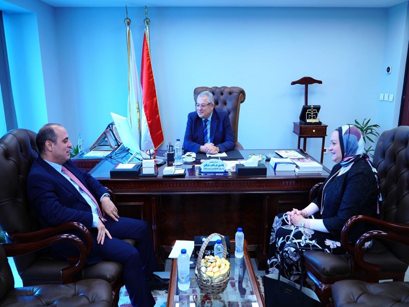 نائب رئيس جامعة عين شمس للتعليم والطلاب يستقبل نائب سفير المملكة الأردنية الهاشمية لبحث أوضاع الطلاب الأردنيين