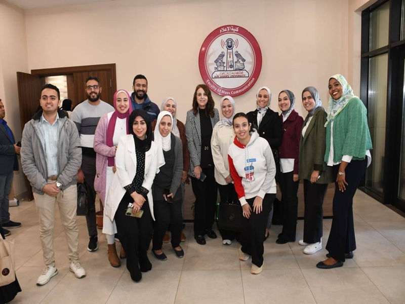 A seminar sheds light on the secrets of oral and dental health and their impact on psychological and physical well-being at the Faculty of Mass Communication