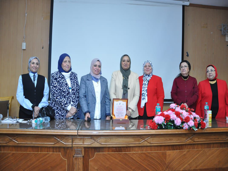 نائب رئيس الجامعة تفتتح فعاليات 16 يومًا لمناهضة العنف ضد المرأة بحملة صحتك تهمنا بكلية الألسن بالتعاون مع وحدة دعم المرأة ومناهضة العنف بالجامعة والمجلس القومي للمرأة
