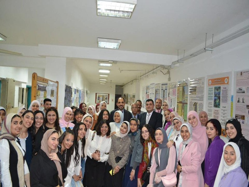 كلية الآثار بجامعة عين شمس تُنظم مسابقة "معرض الملصقات العلمية لطلاب الدراسات العليا"