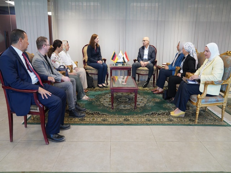 رئيس جامعة عين شمس يستقبل مدير الهيئة الألمانية للتبادل العلمي لتعزيز التعاون الأكاديمي